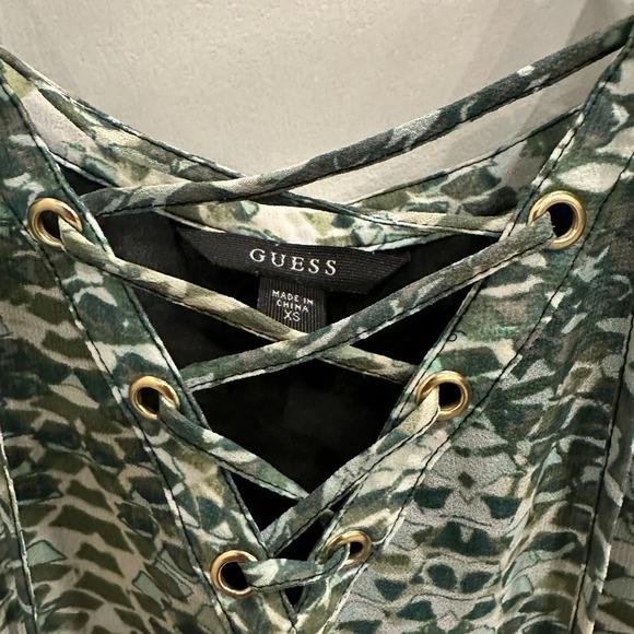 3 for $25 Guess python print top|  size XS - Picture 2 of 5